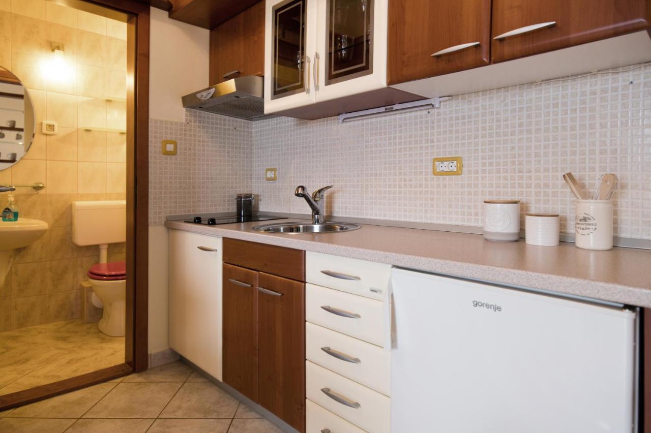 Apartman Mediterraneo Supetar Dış mekan fotoğraf