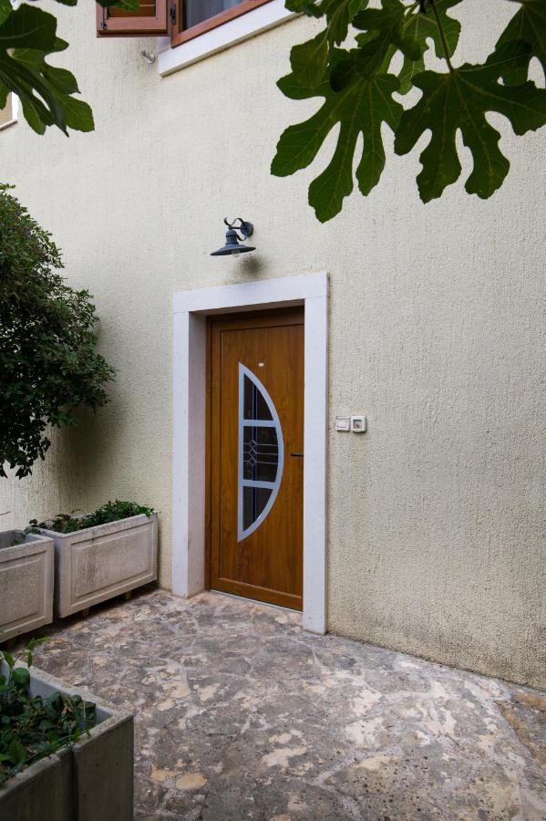 Apartman Mediterraneo Supetar Dış mekan fotoğraf
