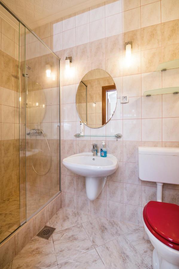 Apartman Mediterraneo Supetar Dış mekan fotoğraf